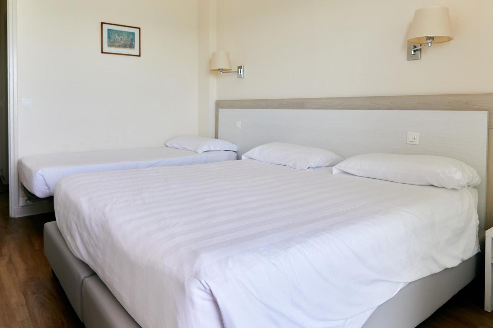 Hotel Le Dauphin Menton Exterior foto
