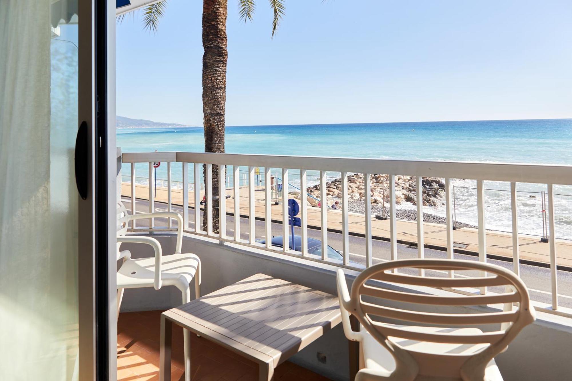 Hotel Le Dauphin Menton Exterior foto
