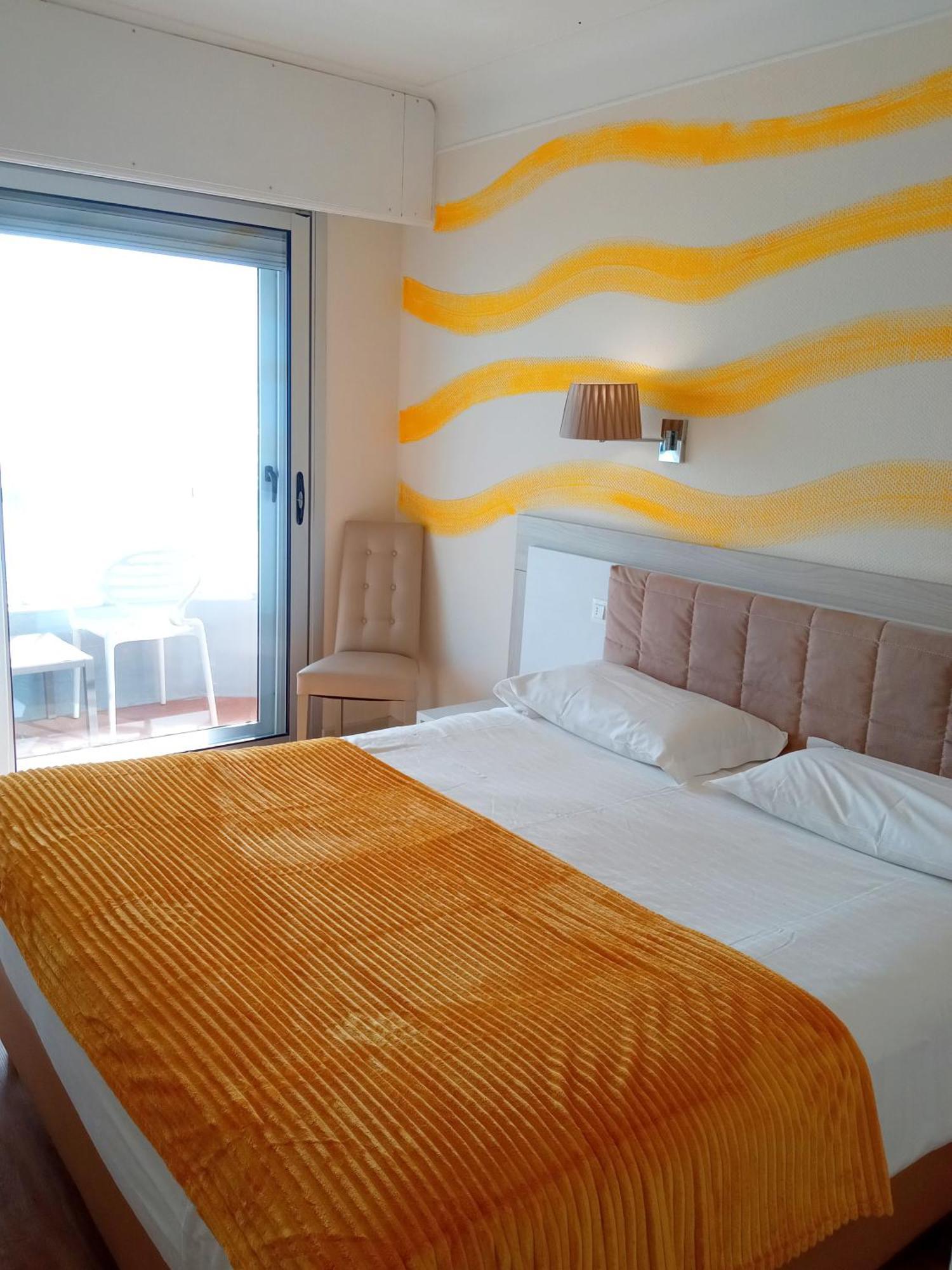 Hotel Le Dauphin Menton Exterior foto